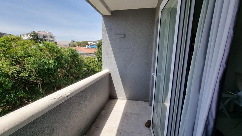 To Let 2 Bedroom Property for Rent in Woodstock Western Cape